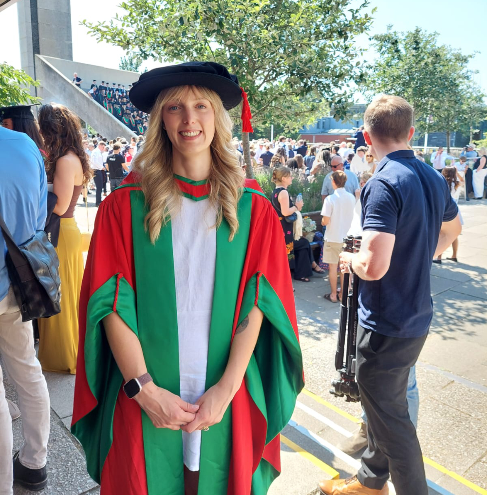 Dr Mari Davies