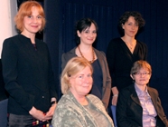 Dr Tiffany Atkinson (Dirprwy Gyfarwyddwr y Ganolfan), Dr Rebecca Davies, Dr Sarah Prescott (Cyfarwyddwr y Ganolfan), Yr Athro Margaret J.M. Ezell o Brifysgol Texas A&M, Yr Athro Diane Watt (Pennaeth yr Adran Saesneg ac Ysgrifennu Creadigol)