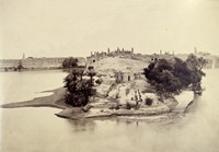 Llun o ddinas hynafol Sukkur a dynnwyd yn 1860, a leolir yn Nyffryn yr Indus, lleoliad gwareiddiad hynafol yr Harappa. (Allan o hawlfraint)