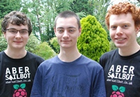 Daniel Clark (chwith), Ashley Iles and Louis Taylor o dîm Sailbot Aber