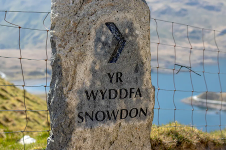 Defnyddir yr enw Cymraeg Yr Wyddfa bellach yn hytrach 'na 'Snowdon' gan awdurdod y parc cenedlaethol. Malgosia Janicka/Shutterstock.