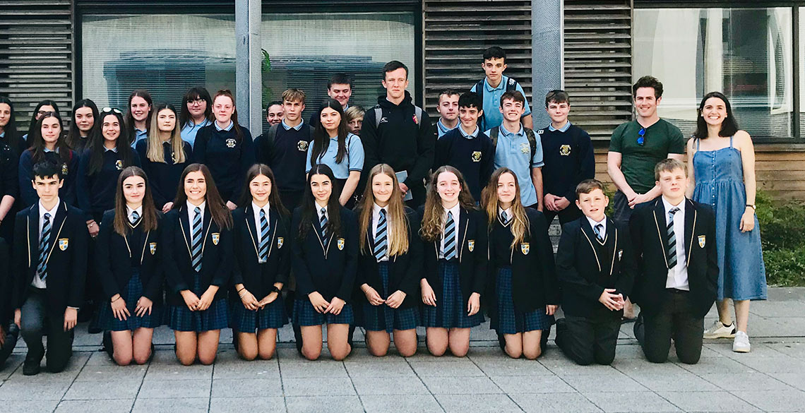 School pupils, their teachers and Eurig Salisbury