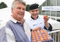Tony Burgess (left) from Birchgrove Eggs and Adrian Smith, Head Chef at Aberystwyth University