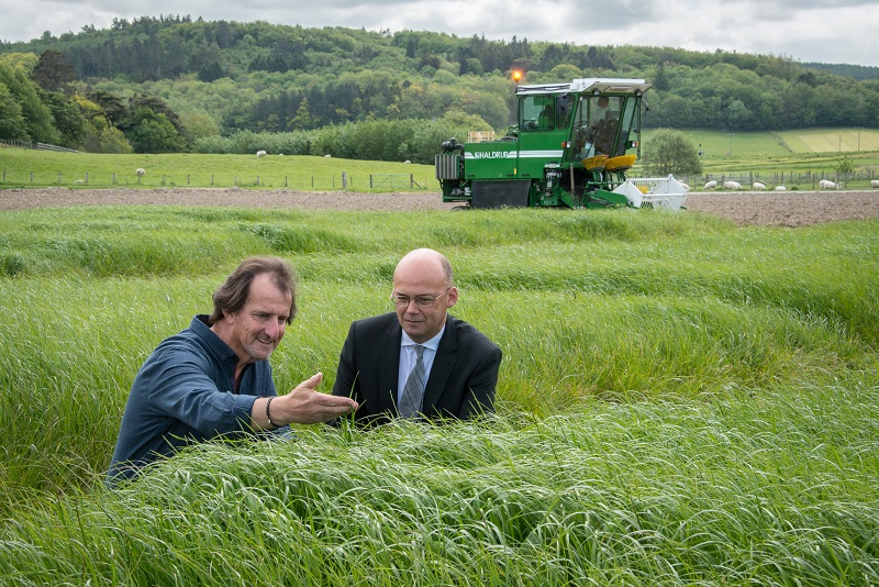 Alan Lovatt with IBERS Prof Director Mike Gooding