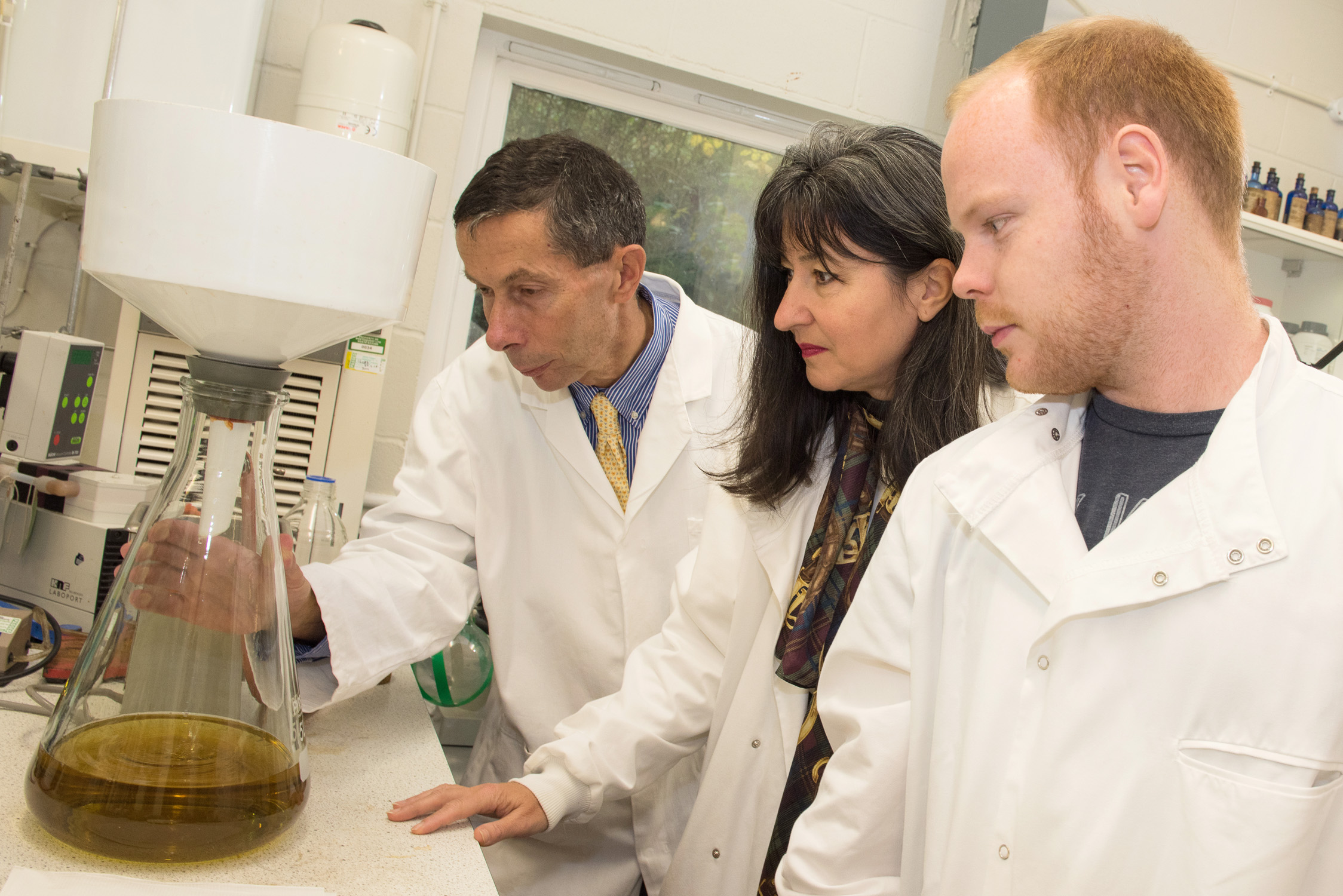 Robert Nash and team at work in the laboratory
