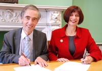 Professor Noel Lloyd, Vice-Chancellor of Aberystwyth University and Ms Jacqui Weatherburn, Principal of Coleg Ceredigion signing the Memorandum of Agreement.