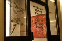 Rhodd gan yr Alumni yn gwella’r amgylchedd astudio yn Llyfrgell Hugh Owen